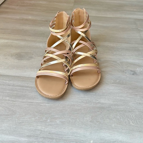 Cute Cat & Jack strappy sandals - Picture 4 of 6